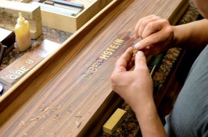 Bechstein Tastenklappe Palisander restaurieren