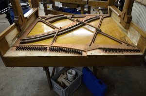 Übel & Lechleiter Klavier Restaurierung