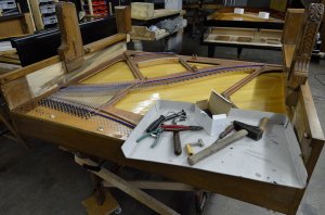 Übel & Lechleiter Klavier Restaurierung