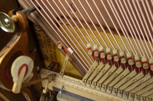 Übel & Lechleiter Klavier Restaurierung